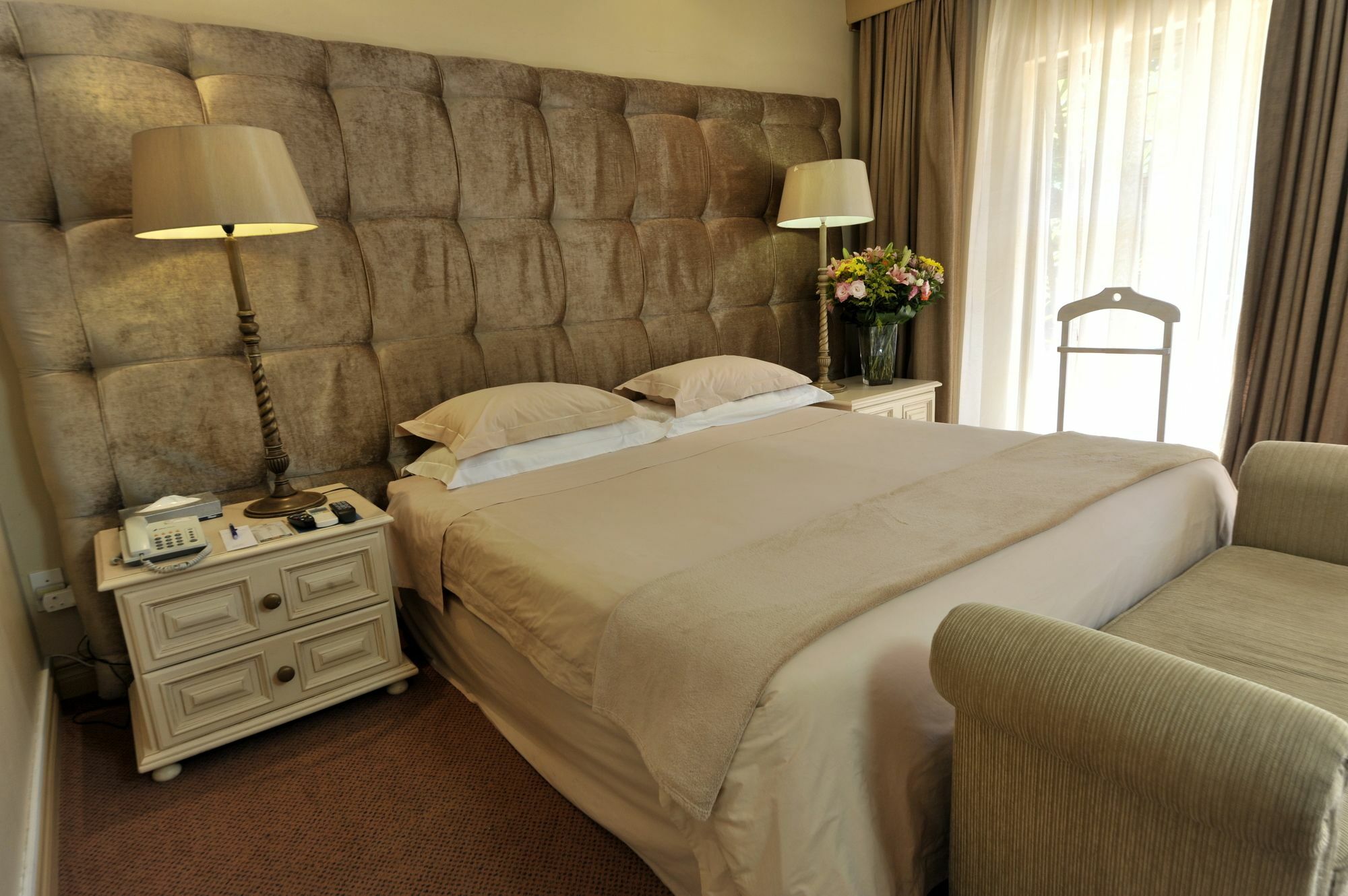 House Of Pharaohs And Conference Centre Hotel Johannesburg Exterior photo